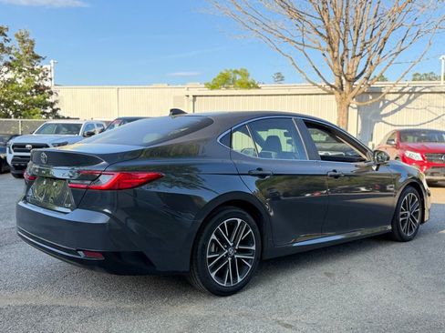 Used 2025 Toyota Camry XLE FWD image 3