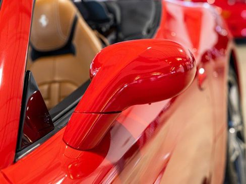 Used 2015 Ferrari California T RWD image 15