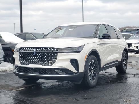 New 2026 Lincoln Nautilus Premier image 2