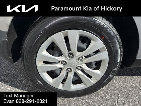 Used 2022 Kia Soul LX image 9
