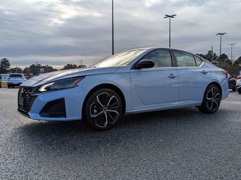 Used 2023 Nissan Altima 2.5 SR image 8