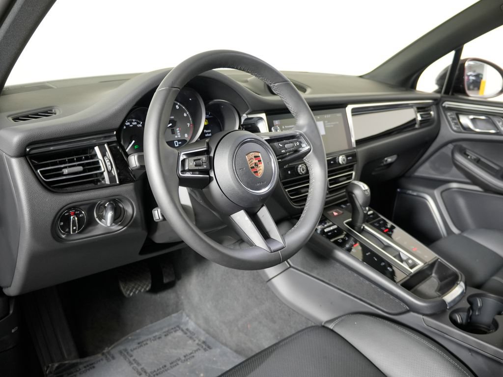 Certified 2026 Porsche Macan S AWD/4WD image 4