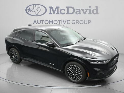 Used 2025 Ford Mustang Mach-E Premium AWD/4WD image 33