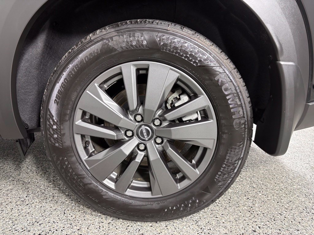 Used 2025 Nissan Pathfinder SV w/ SV Premium Package AWD/4WD image 38