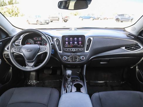 Used 2022 Chevrolet Malibu LT FWD image 12