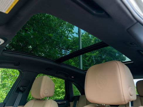 Certified 2026 Porsche Macan AWD/4WD image 32