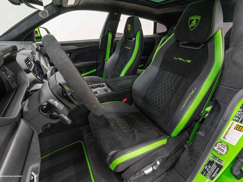 Used 2024 Lamborghini Urus Performante AWD/4WD image 22