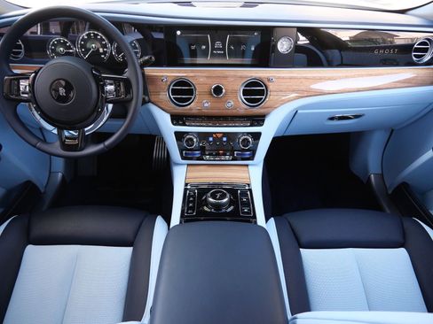 Used 2022 Rolls-Royce Ghost w/ Ghost Package image 4