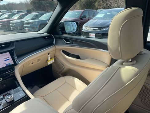 New 2026 Jeep Grand Cherokee L Limited AWD/4WD image 26