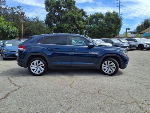 Used 2020 Volkswagen Atlas Cross Sport SE w/ Panoramic Sunroof Package AWD/4WD image 3