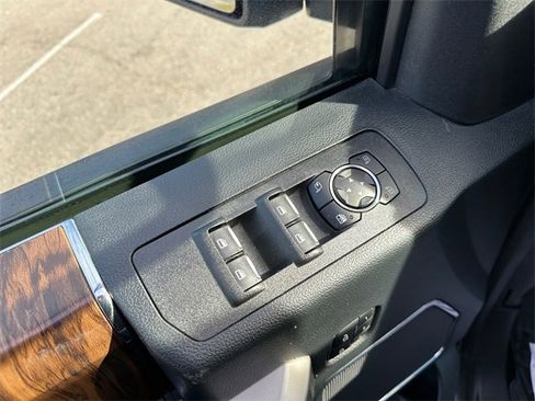 Used 2019 Ford F150 Lariat w/ Trailer Tow Package image 19