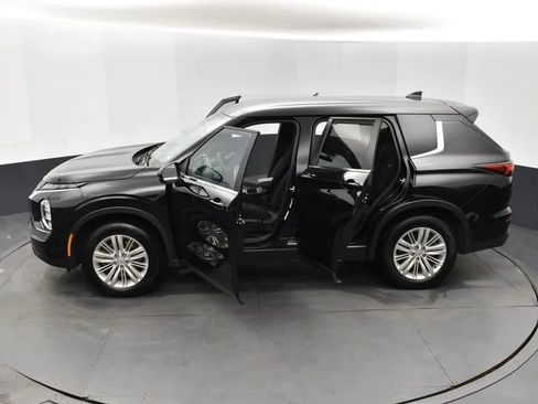 Used 2024 Mitsubishi Outlander ES image 7