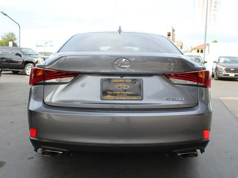 Used 2019 Lexus IS 300 RWD image 4