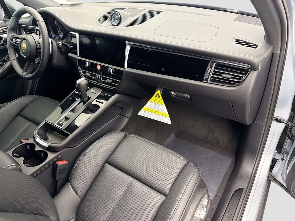 Used 2026 Porsche Macan AWD/4WD image 20