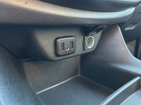 Used 2020 Chevrolet Traverse LT image 36