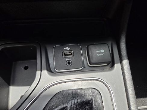Certified 2021 Jeep Cherokee Latitude Lux 80th Anniv w/ Quick Order Package 26U 80TH FWD image 27
