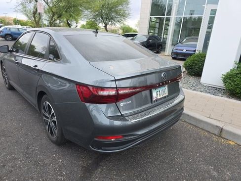 Used 2025 Volkswagen Jetta Sport image 5