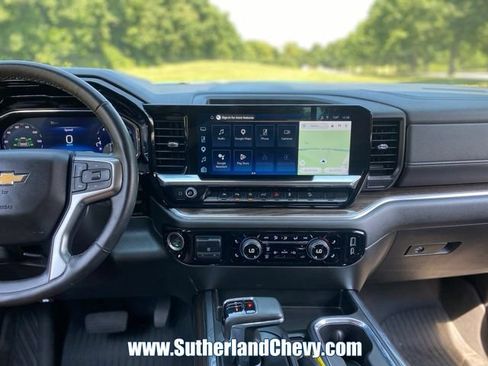 Used 2025 Chevrolet Silverado 1500 LT w/ Z71 Off-Road Package AWD/4WD image 31