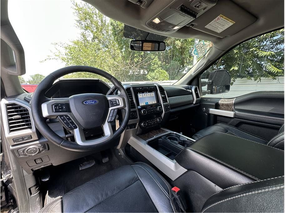 Used 2019 Ford F250 Lariat AWD/4WD image 2
