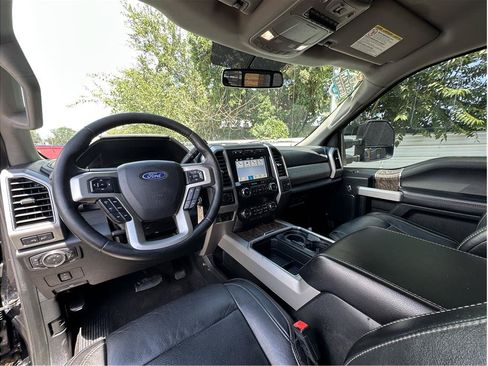 Used 2019 Ford F250 Lariat AWD/4WD image 2
