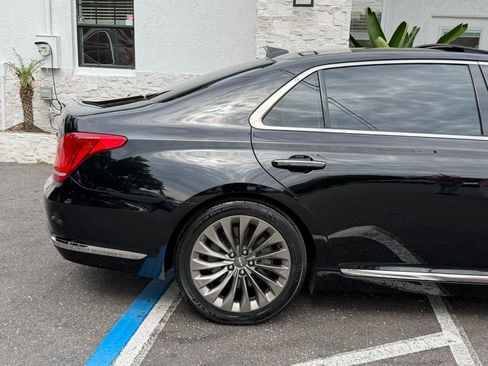 Used 2017 Genesis G90 3.3T Premium RWD image 17