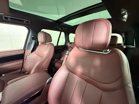 New 2025 Land Rover Range Rover SE image 12