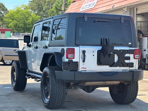 Used 2012 Jeep Wrangler Unlimited Sport AWD/4WD image 8