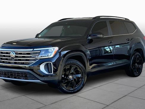 Used 2024 Volkswagen Atlas SE image 1