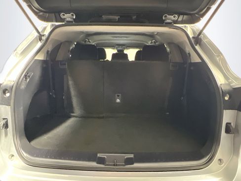 Used 2023 Toyota Highlander L FWD image 34