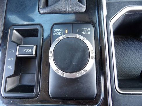 Used 2022 Toyota Tundra SR5 w/ SR5 Convenience Package AWD/4WD image 21