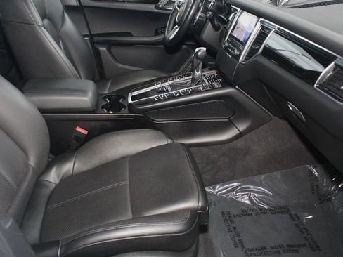 Used 2017 Porsche Macan S image 26