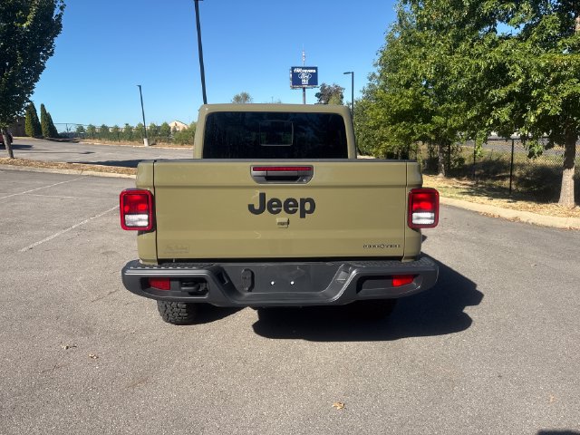 Used 2025 Jeep Gladiator Sport AWD/4WD image 3