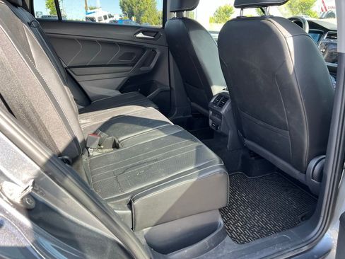 Used 2022 Volkswagen Tiguan SE image 19