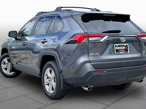 Used 2022 Toyota RAV4 XLE AWD/4WD image 11