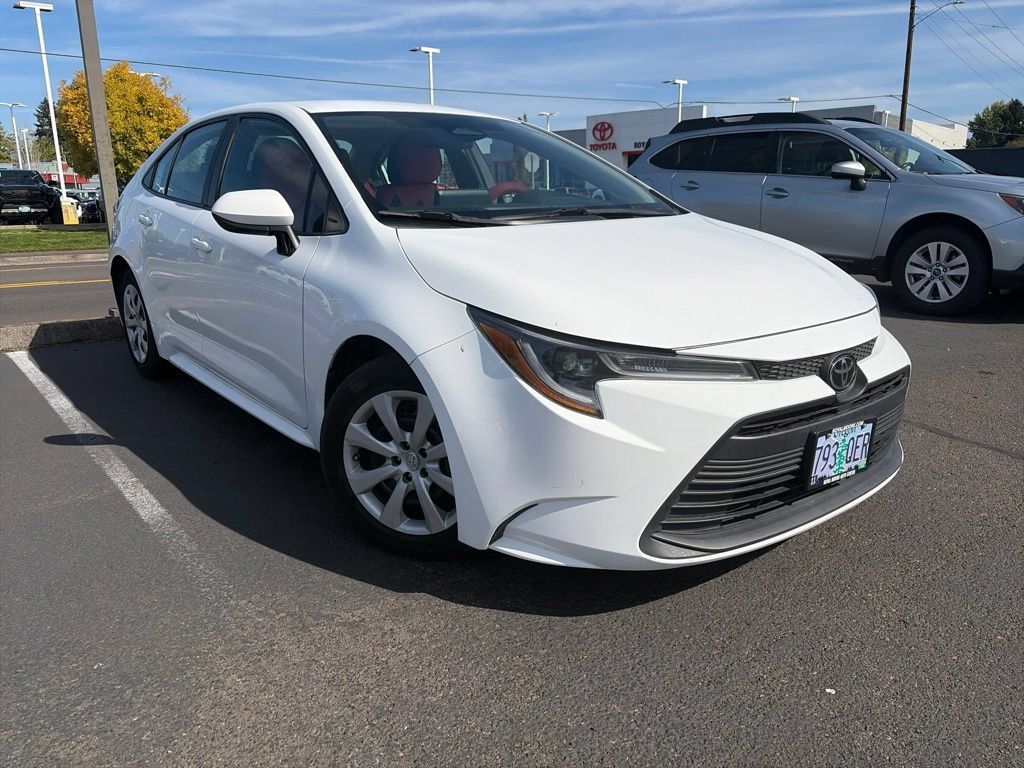Used 2023 Toyota Corolla LE FWD image 1