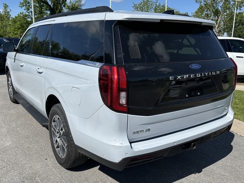 Used 2025 Ford Expedition Max Active AWD/4WD image 8
