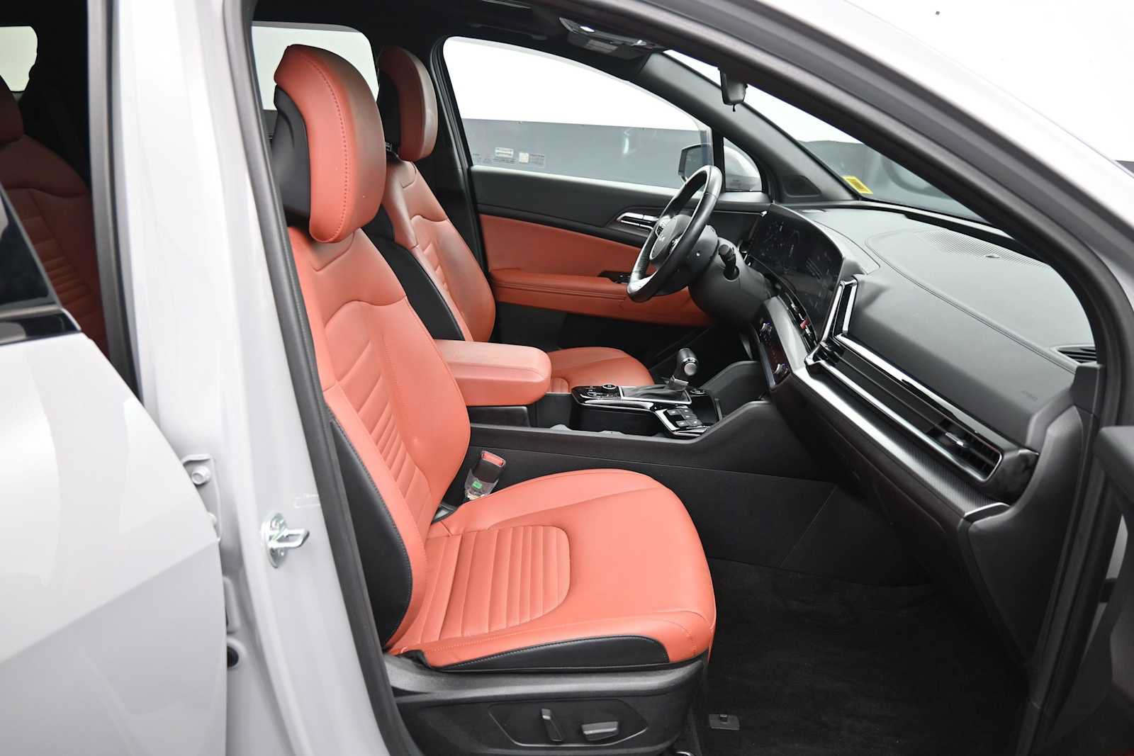 Used 2025 Kia Sportage SX FWD image 26
