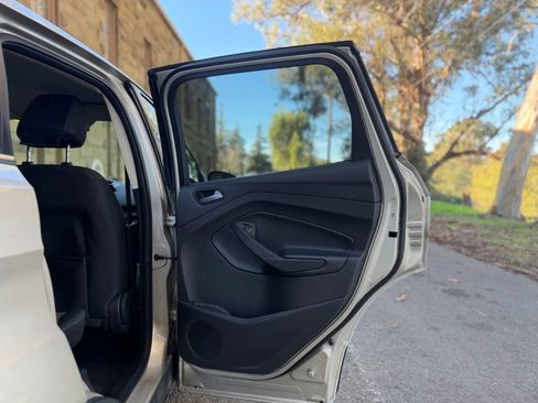 Used 2017 Ford Escape SE image 21