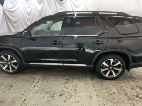 Used 2025 Honda Pilot Elite image 12