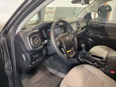 Used 2022 Toyota Tacoma SR AWD/4WD image 9