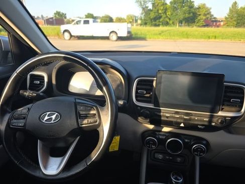 Certified 2023 Hyundai Venue SEL FWD image 6