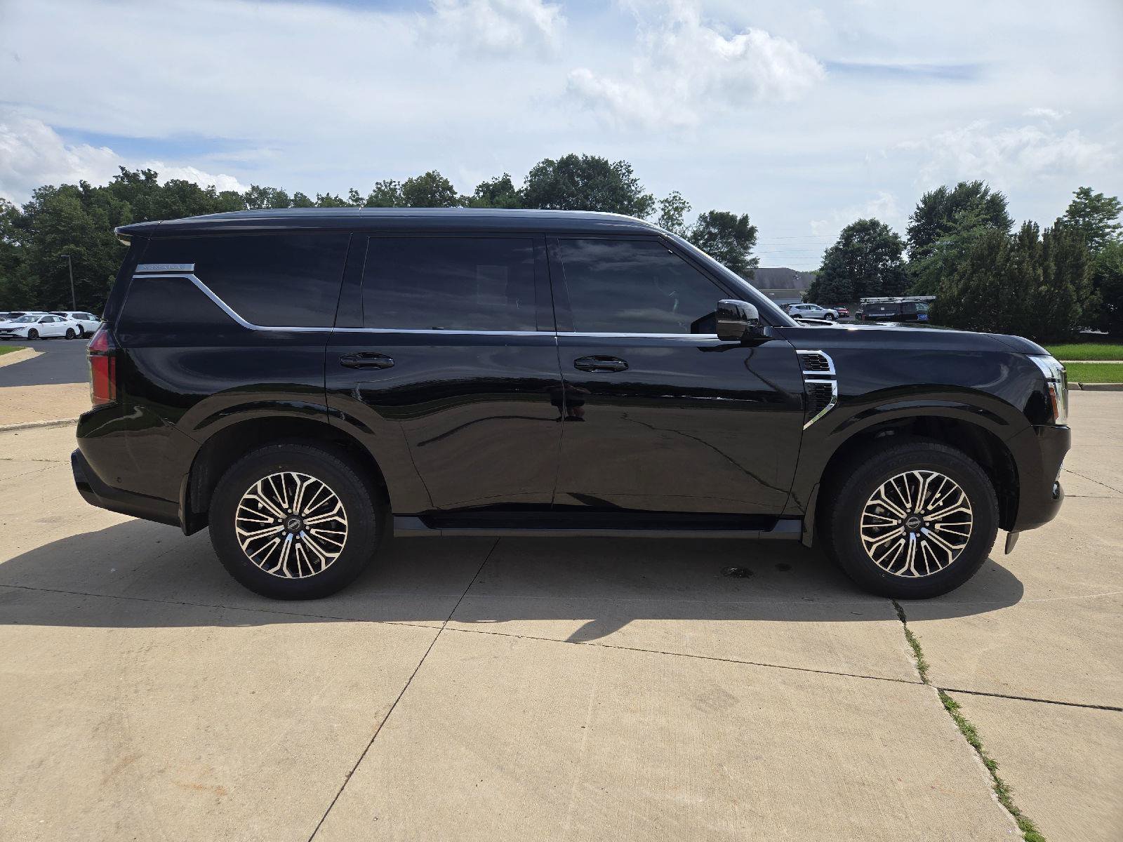 Used 2025 Nissan Armada SL w/ Captain's Chari Seat Package AWD/4WD image 2