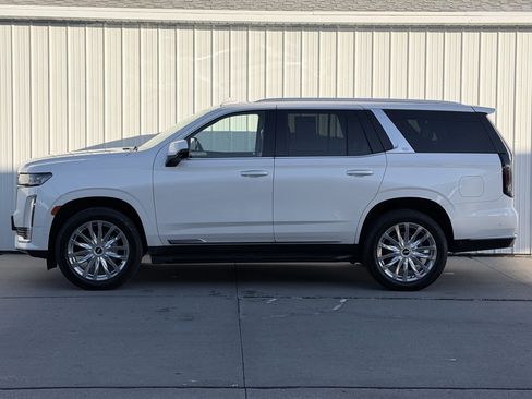 Used 2021 Cadillac Escalade Premium Luxury image 11