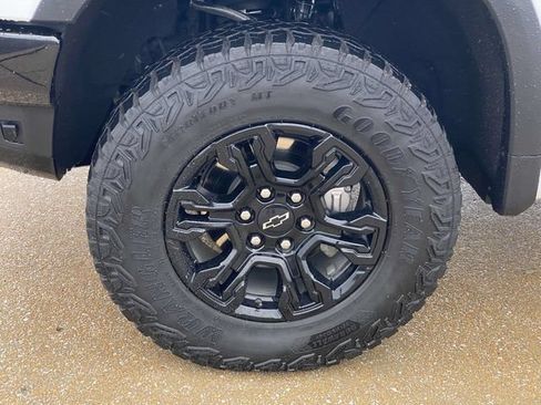 Used 2025 Chevrolet Silverado 1500 ZR2 w/ Technology Package AWD/4WD image 25