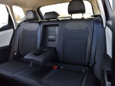 New 2025 Volkswagen Taos SE image 22