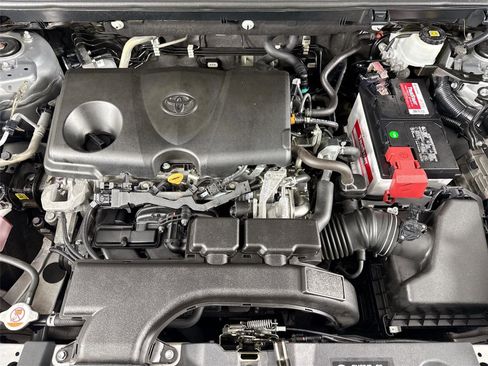 Used 2021 Toyota RAV4 XLE FWD image 40