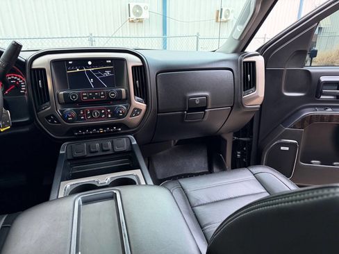 Used 2015 GMC Sierra 3500 Denali w/ Duramax Plus Package image 32