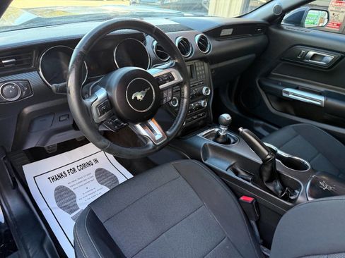 Used 2017 Ford Mustang Coupe image 12