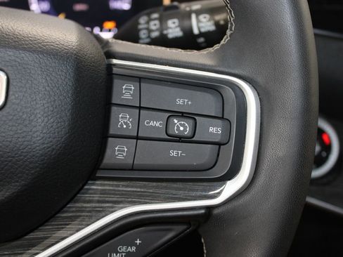 Used 2022 Jeep Wagoneer Series II image 39