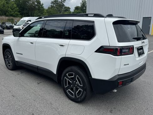 New 2026 Jeep Cherokee Laredo AWD/4WD image 6